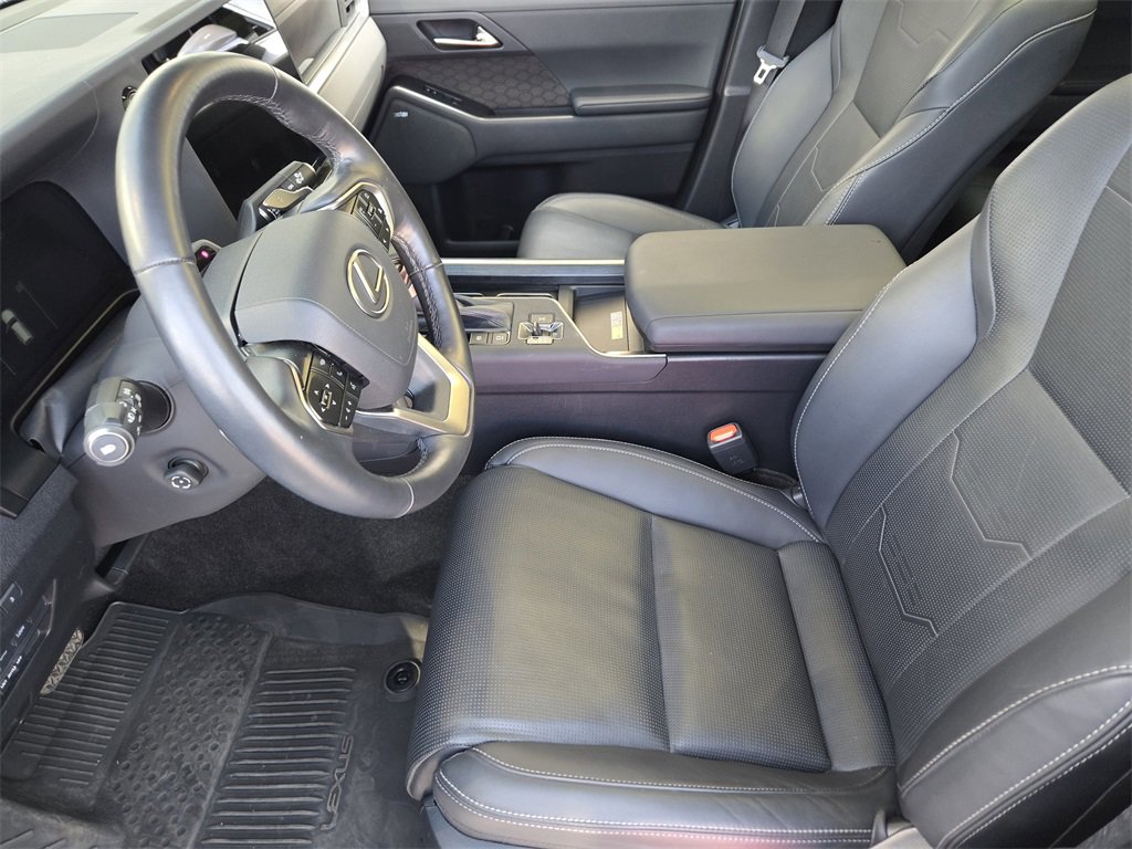 Certified 2024 Lexus GX 550 w/ Accessory Package (Z1) image 13