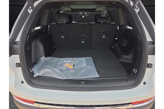 New 2025 Jeep Grand Cherokee Limited w/ Luxury Tech Group II image 15