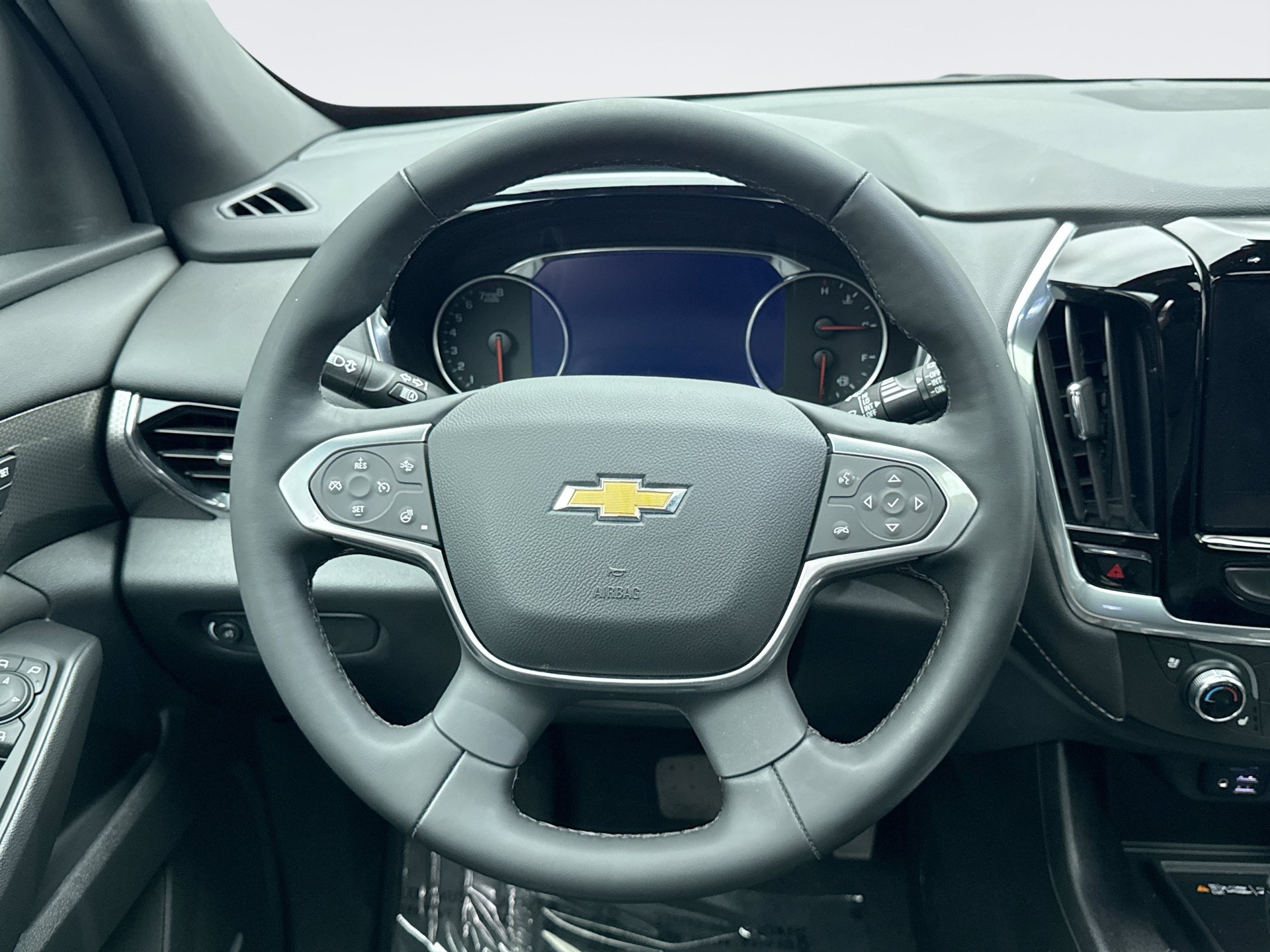 Used 2023 Chevrolet Traverse Premier AWD/4WD image 12