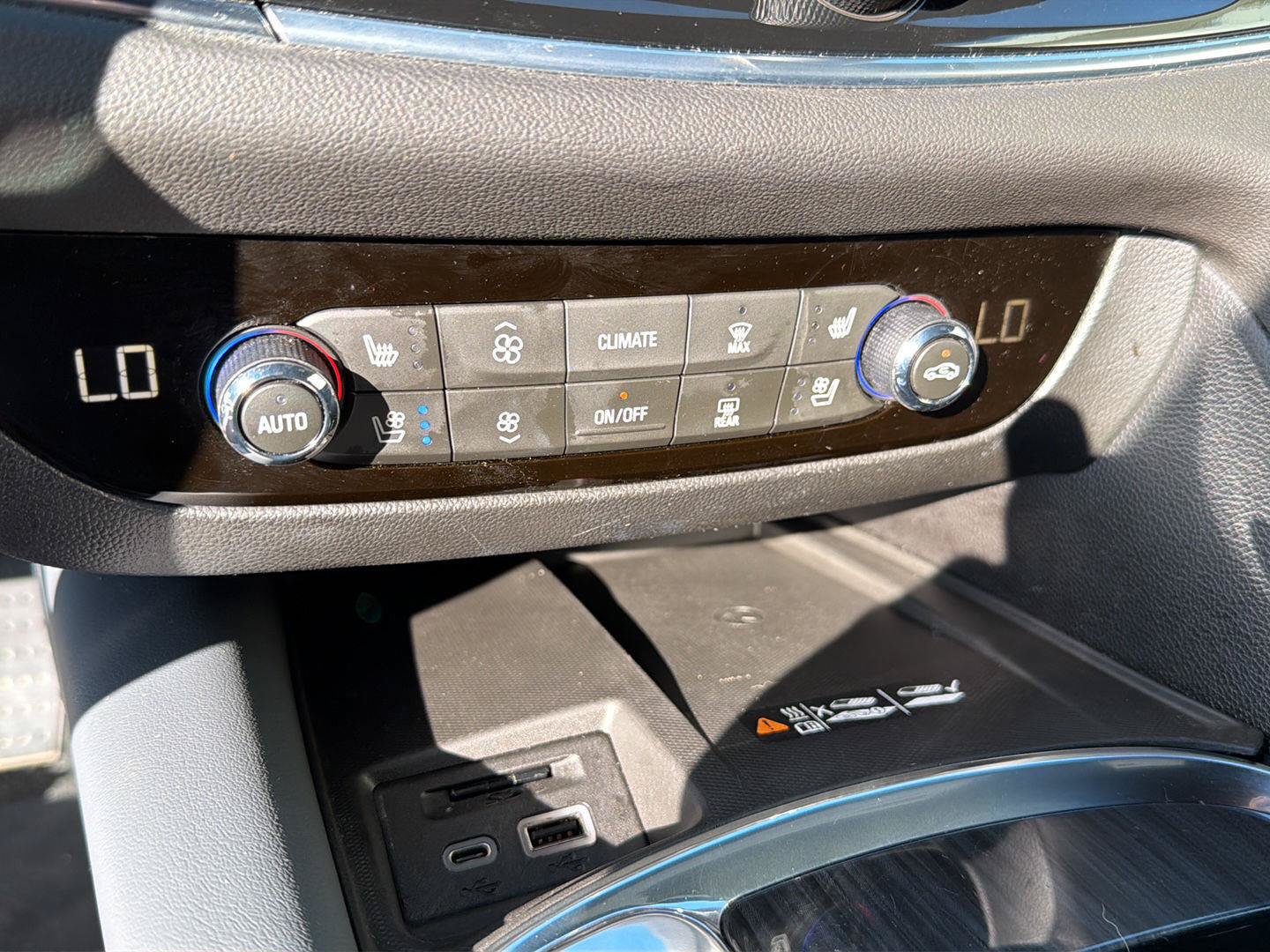 Used 2022 Buick Enclave Premium w/ LPO, Touring Package FWD image 28