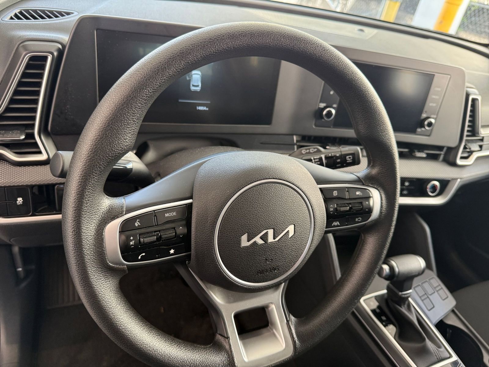 Used 2025 Kia Sportage LX image 27