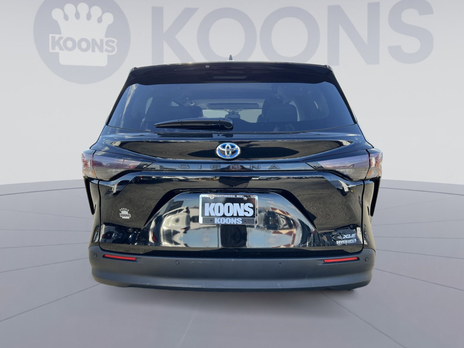 Used 2023 Toyota Sienna XLE image 5