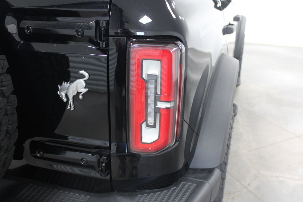 Used 2023 Ford Bronco Badlands image 13