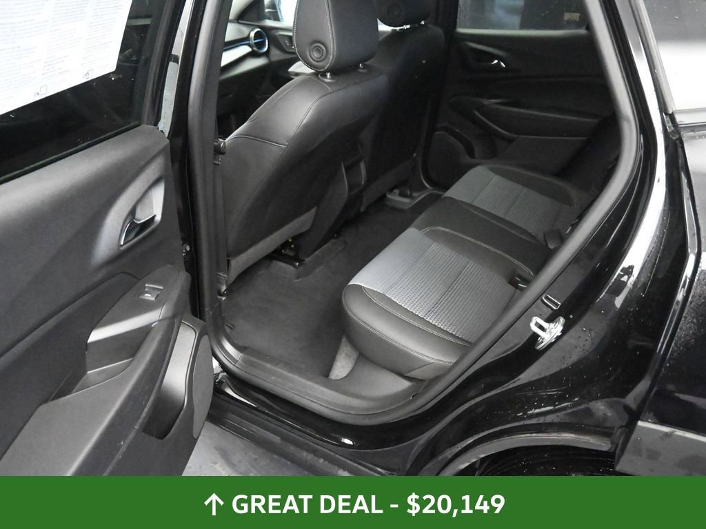 Used 2025 Chevrolet Trax LT image 18