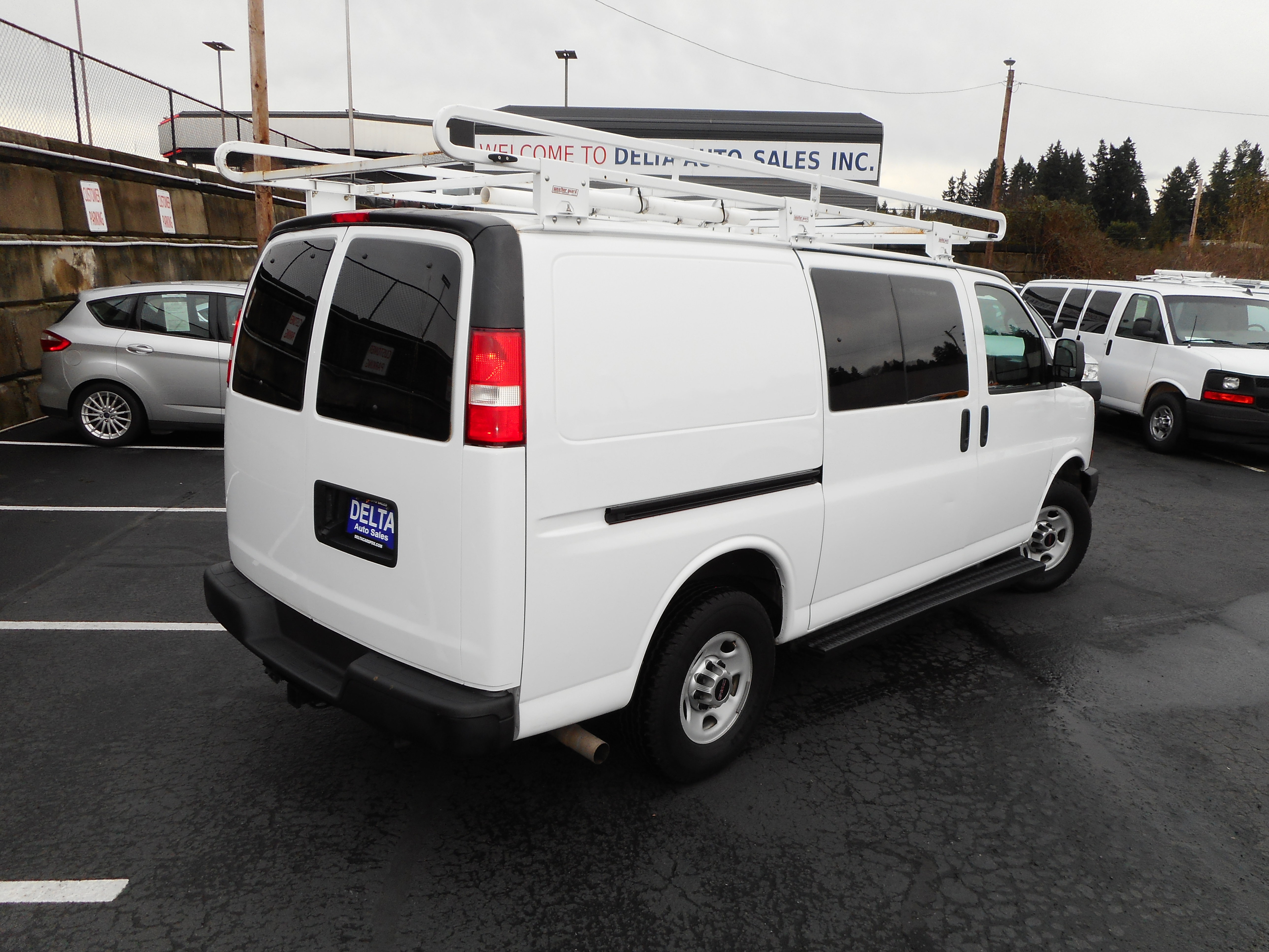 Used 2015 GMC Savana 3500 image 8