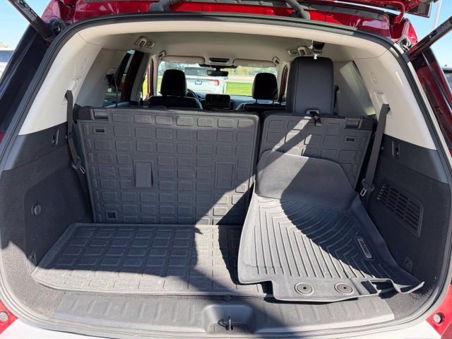 Used 2024 Nissan Pathfinder SL AWD/4WD image 32