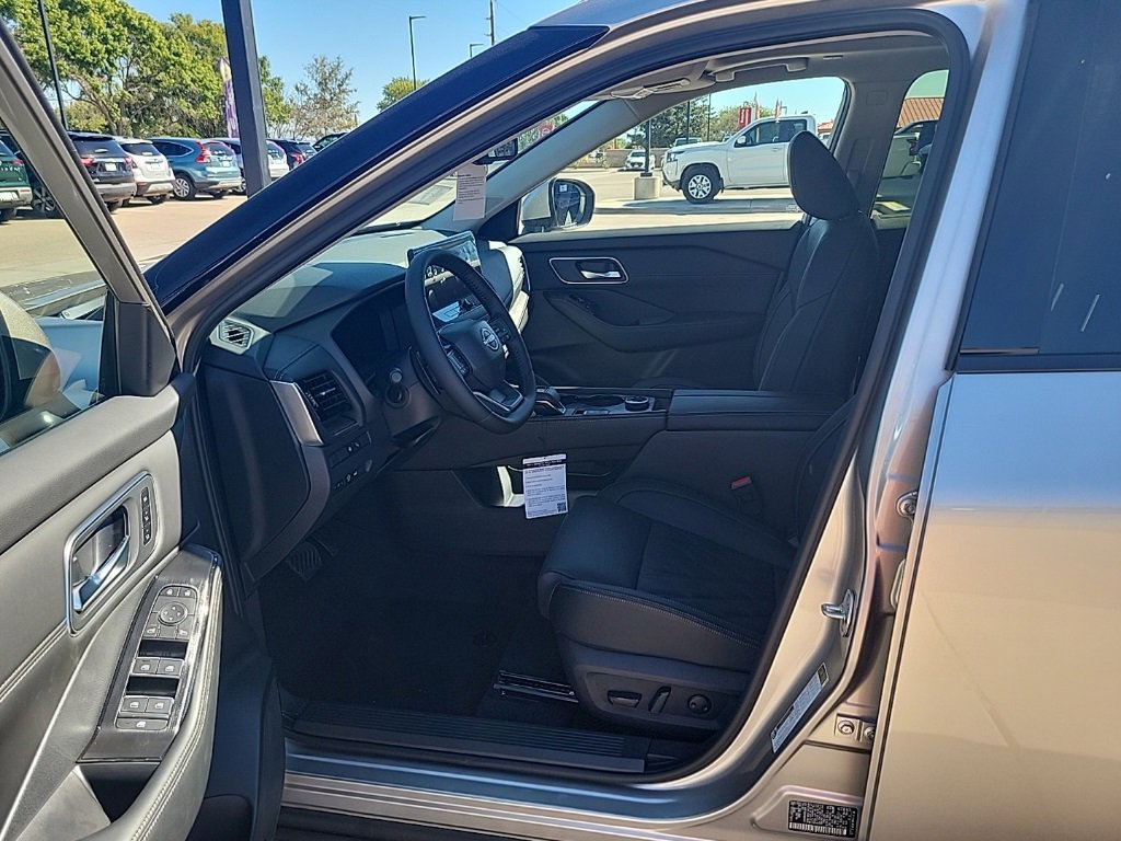 New 2026 Nissan Rogue SV image 10