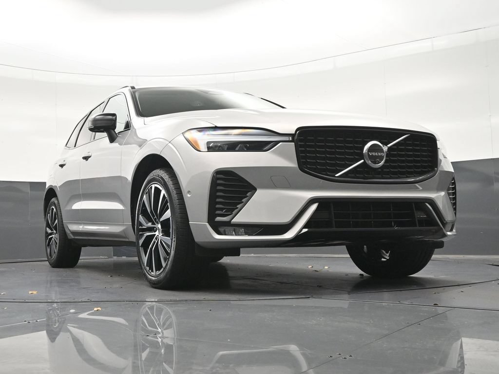 Certified 2024 Volvo XC60 B5 Plus AWD/4WD image 32