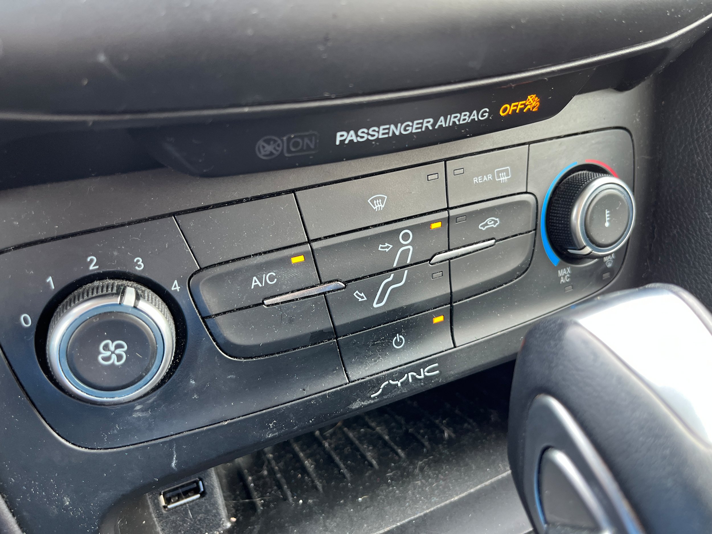 Used 2015 Ford Focus SE FWD image 14