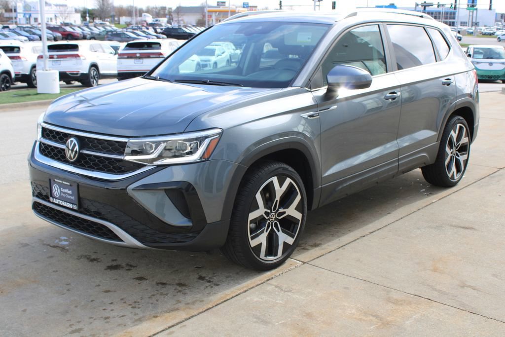 Certified 2023 Volkswagen Taos SEL AWD/4WD image 3