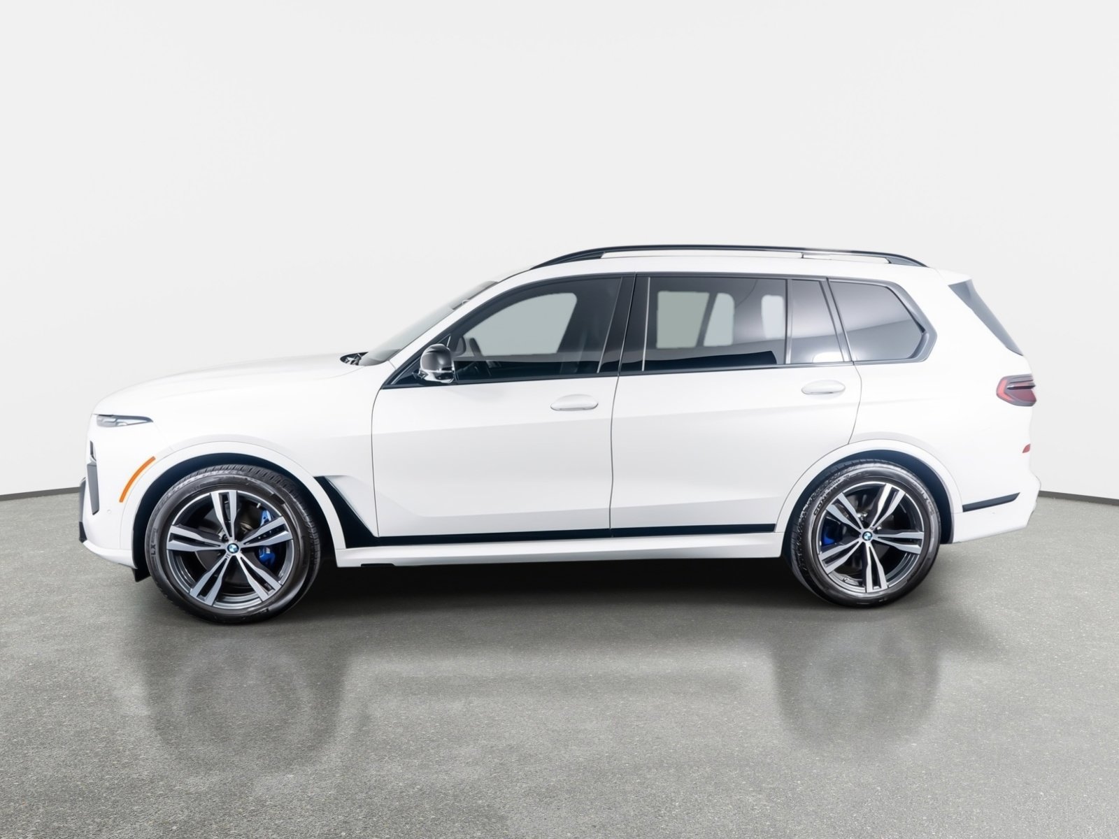Used 2025 BMW X7 M60i image 15
