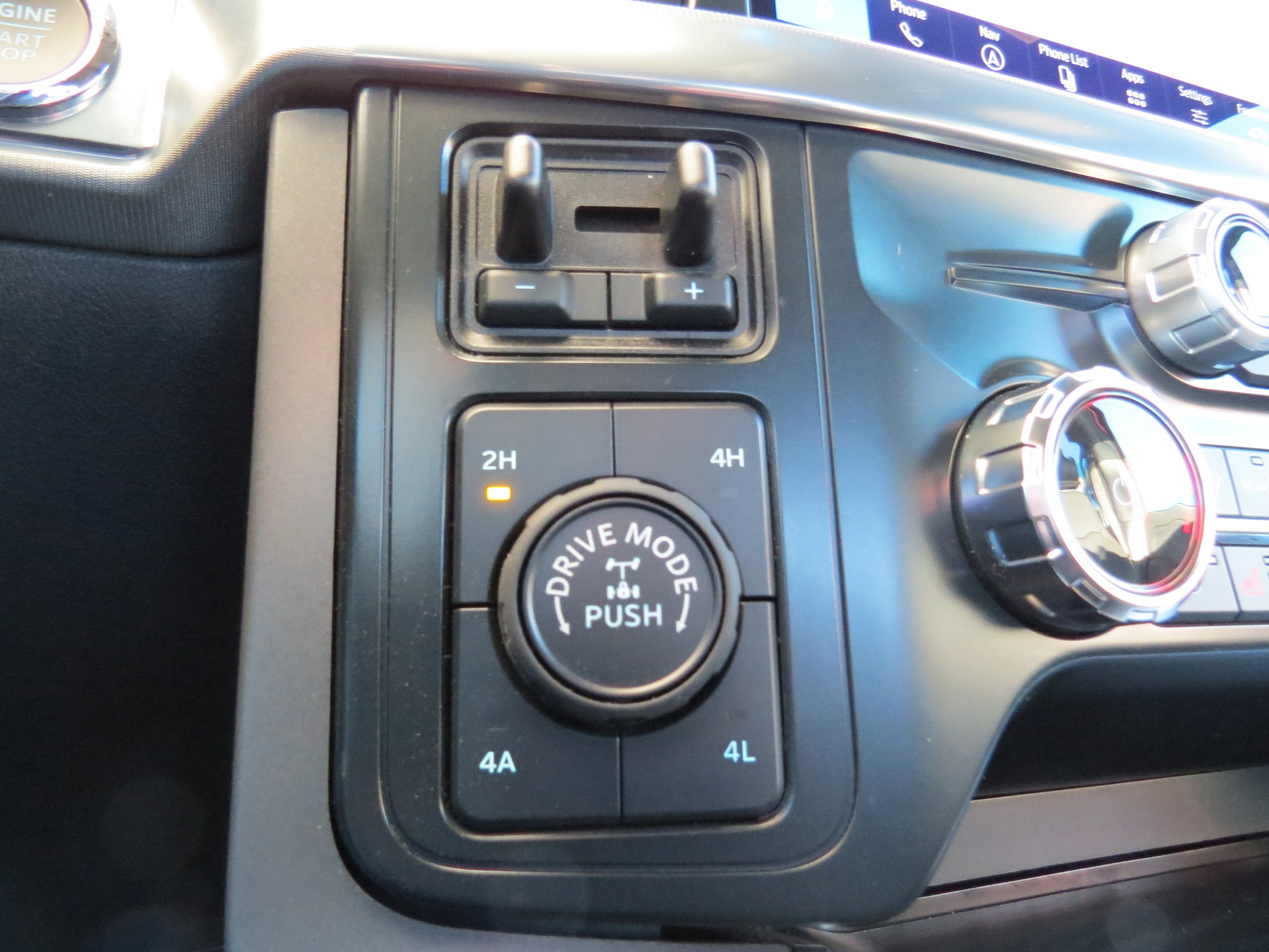 Used 2024 Ford F150 Lariat w/ Tow/Haul Package image 25