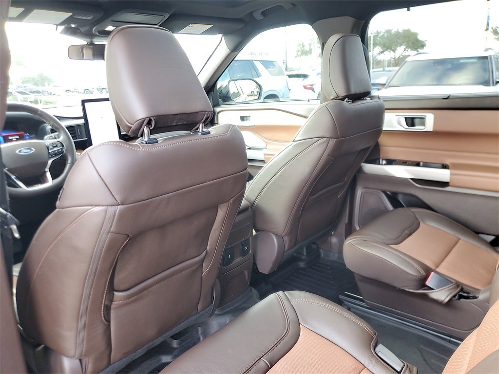 Used 2022 Ford Explorer King Ranch w/ Technology Package image 12