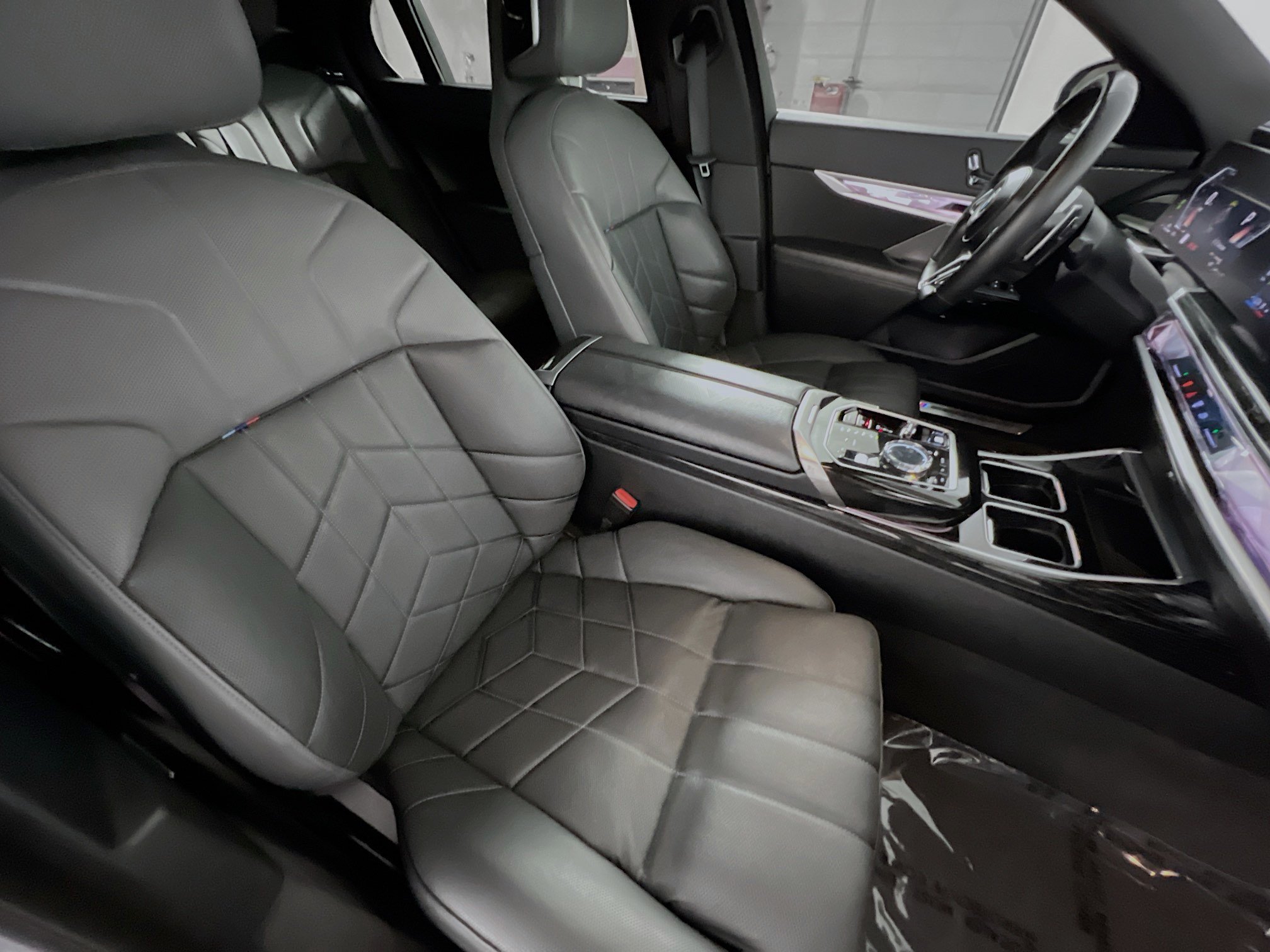 Used 2024 BMW 740i RWD image 31