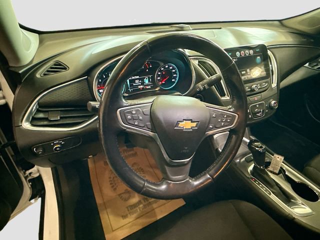Used 2018 Chevrolet Malibu LT image 12