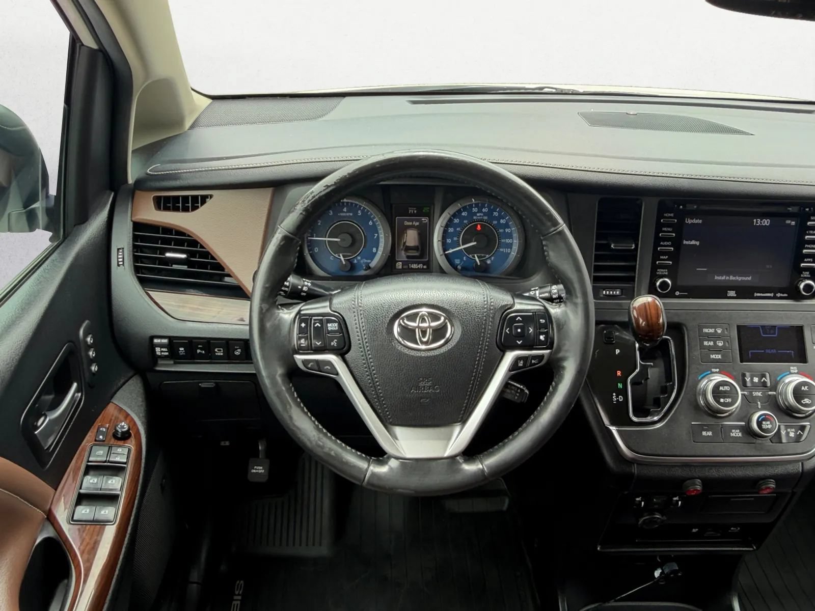 Used 2019 Toyota Sienna Limited Premium w/ Carpet Mat Package AWD/4WD image 18