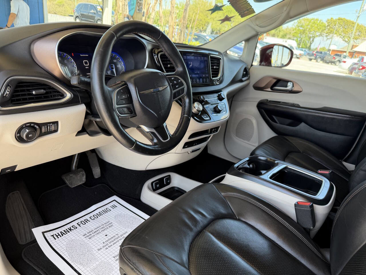Used 2017 Chrysler Pacifica Touring-L Plus FWD image 23