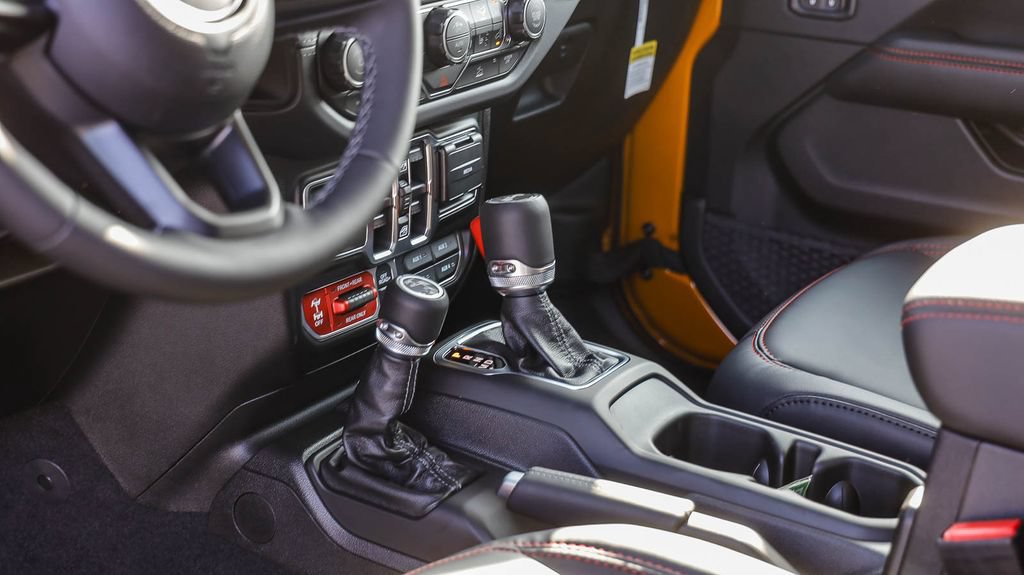 New 2026 Jeep Wrangler Unlimited Rubicon AWD/4WD image 24