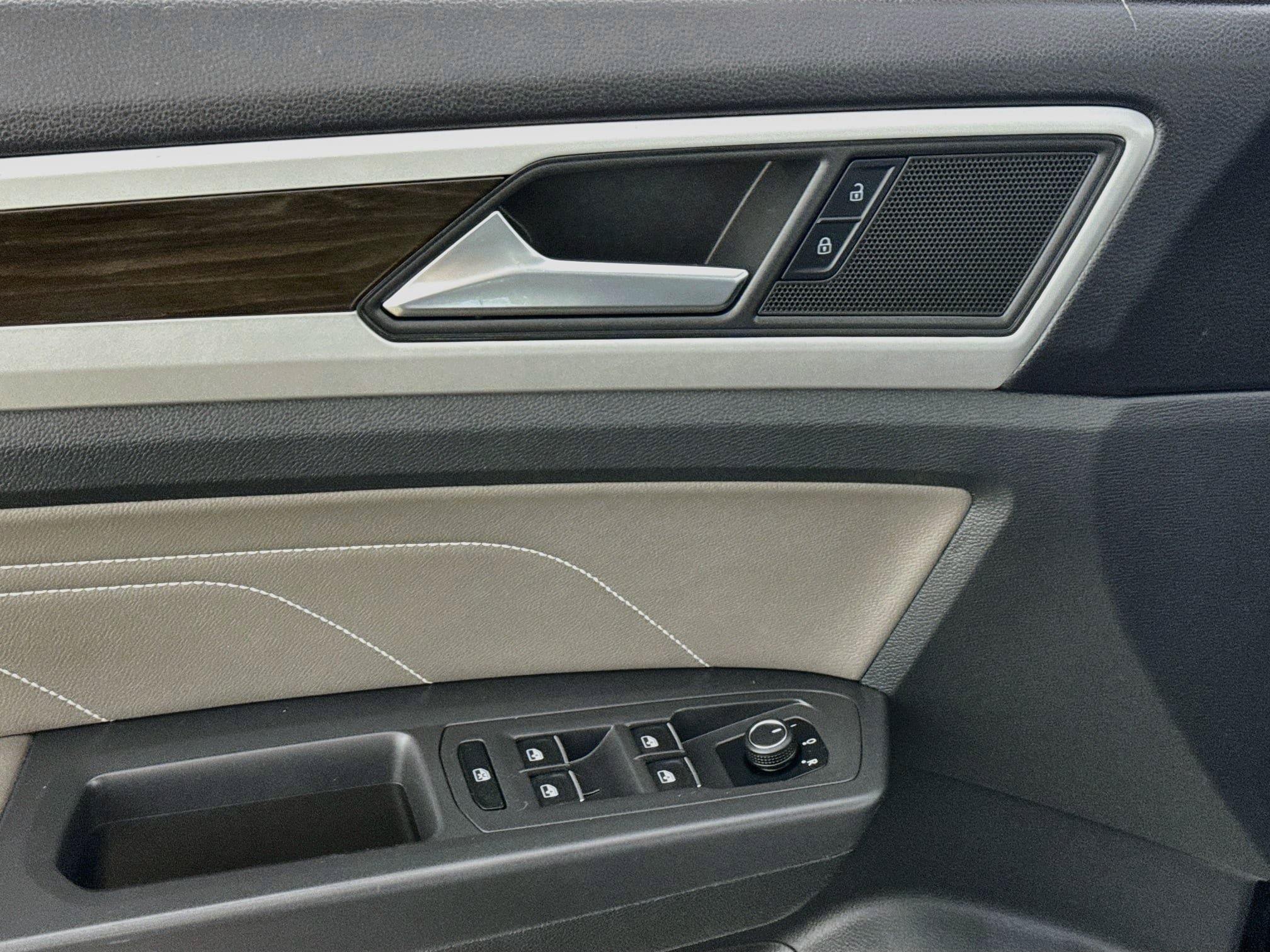 Used 2023 Volkswagen Atlas SE w/ Panoramic Sunroof Package AWD/4WD image 21