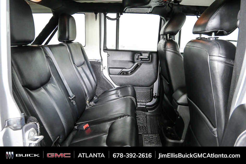 Used 2015 Jeep Wrangler Unlimited Sahara AWD/4WD image 19