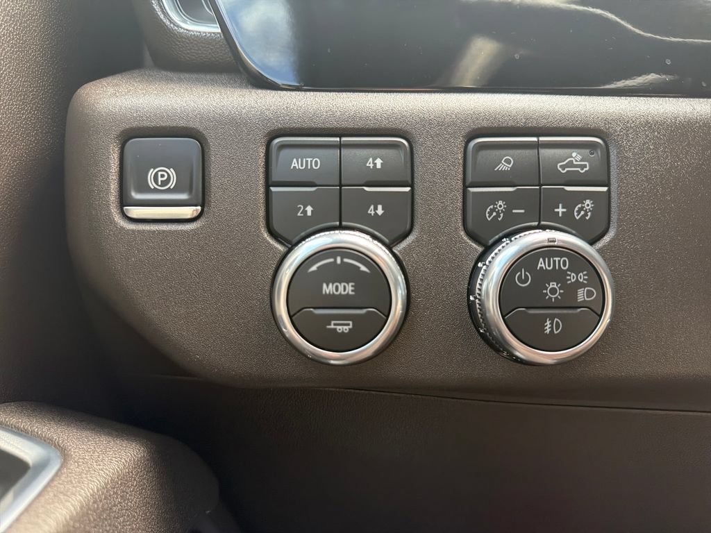 Used 2026 GMC Sierra 3500 SLT w/ SLT Convenience Package AWD/4WD image 10