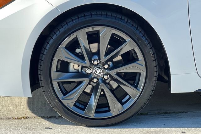 Used 2024 Toyota Corolla SE w/ SE Premium Package FWD image 31