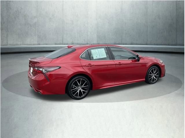 Used 2022 Toyota Camry SE w/ Cold Weather Package FWD image 6
