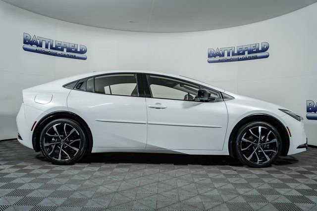 New 2026 Toyota Prius Plug-In Hybrid FWD image 11