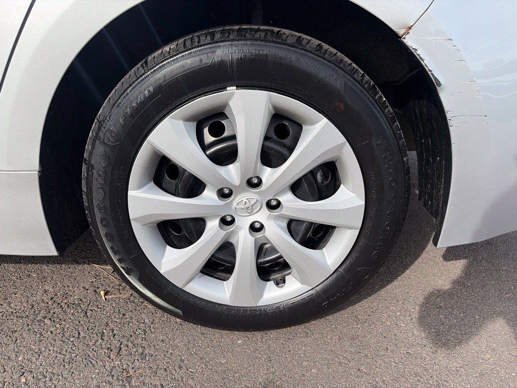 Used 2025 Toyota Corolla LE FWD image 30