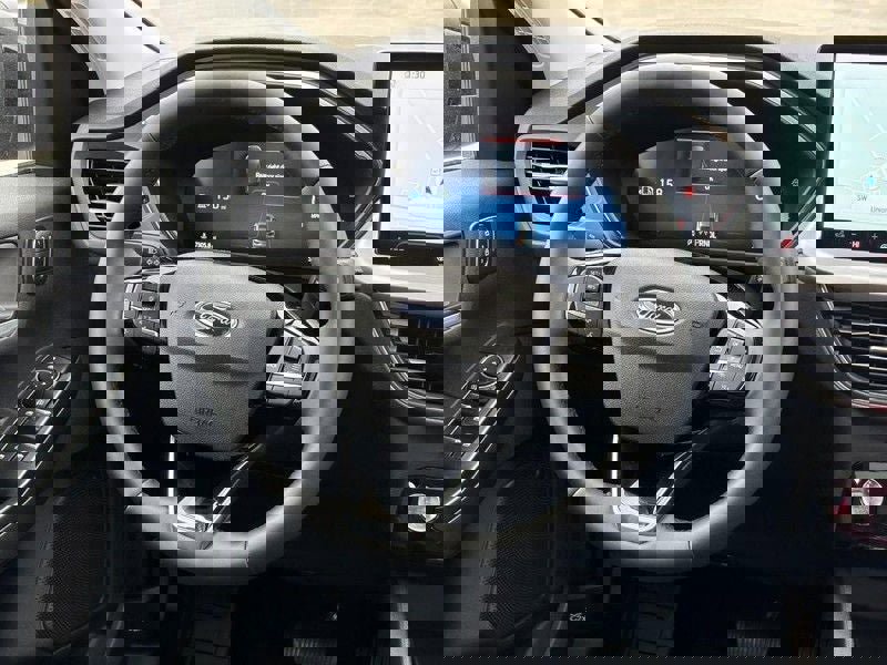 Used 2025 Ford Escape Platinum image 12