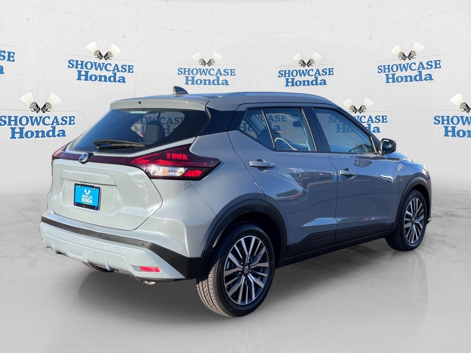 Used 2021 Nissan Kicks SV FWD image 8