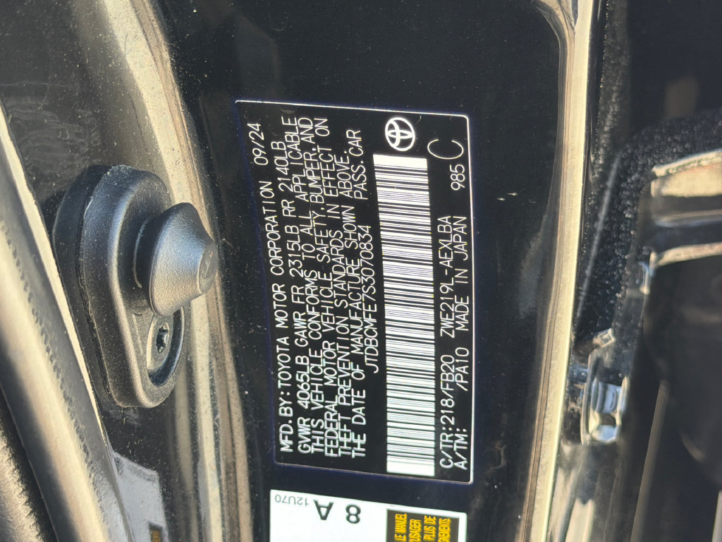 Used 2025 Toyota Corolla LE FWD image 32