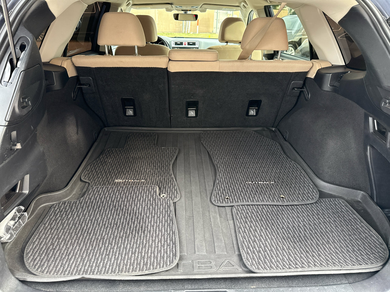 Used 2017 Subaru Outback 2.5i Premium image 36