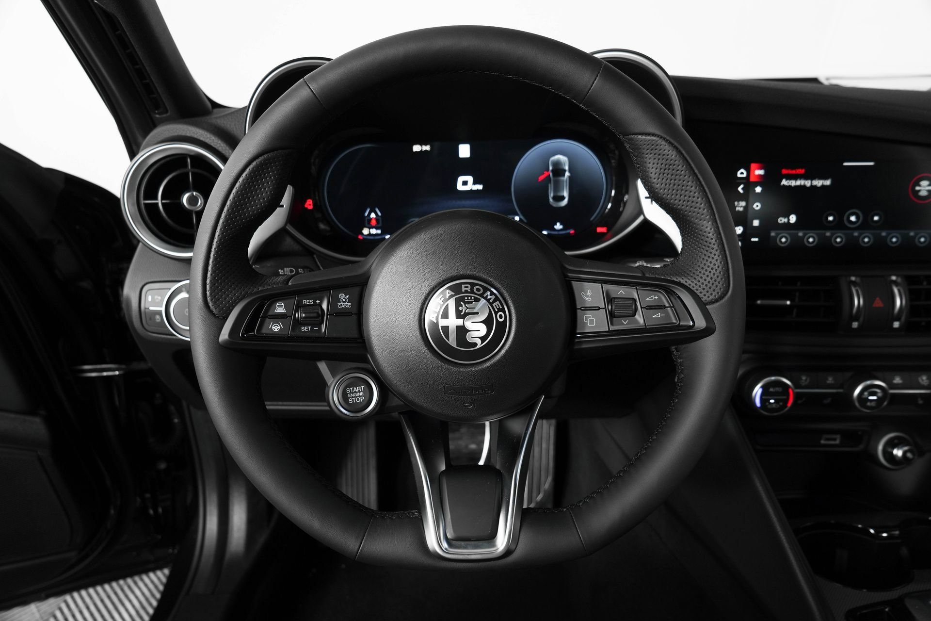 New 2025 Alfa Romeo Giulia w/ Driving Assist Package RWD image 21