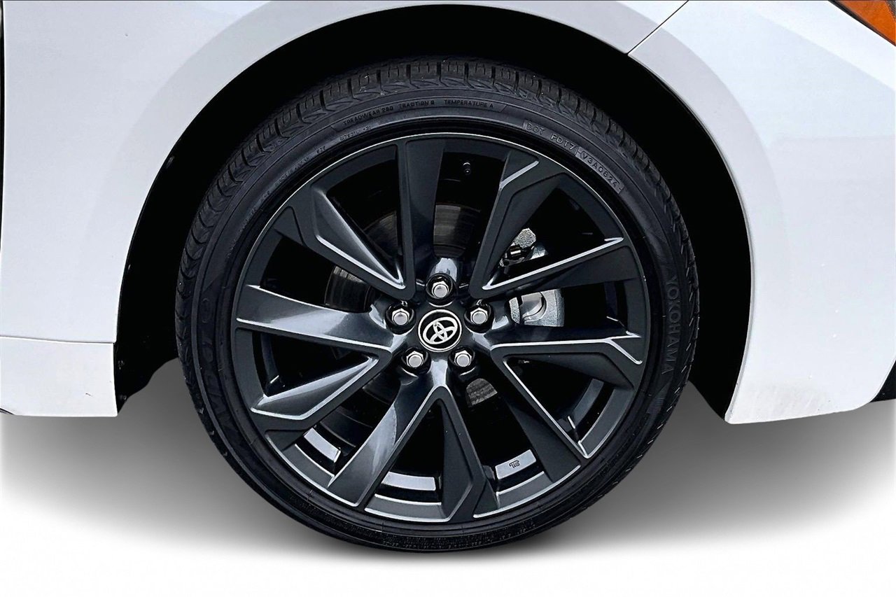 Used 2024 Toyota Corolla LE image 31