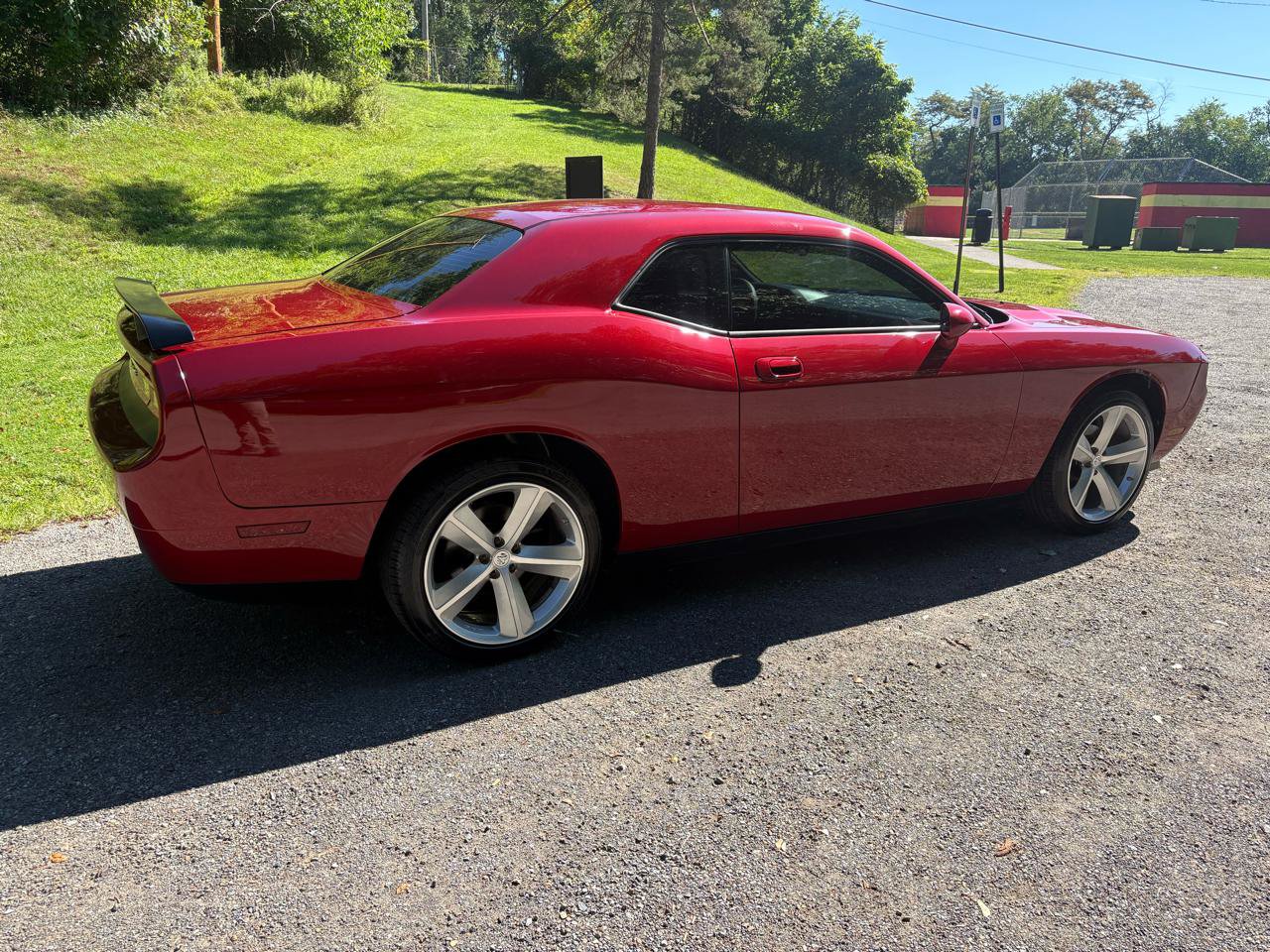 Used 2010 Dodge Challenger SE RWD image 9