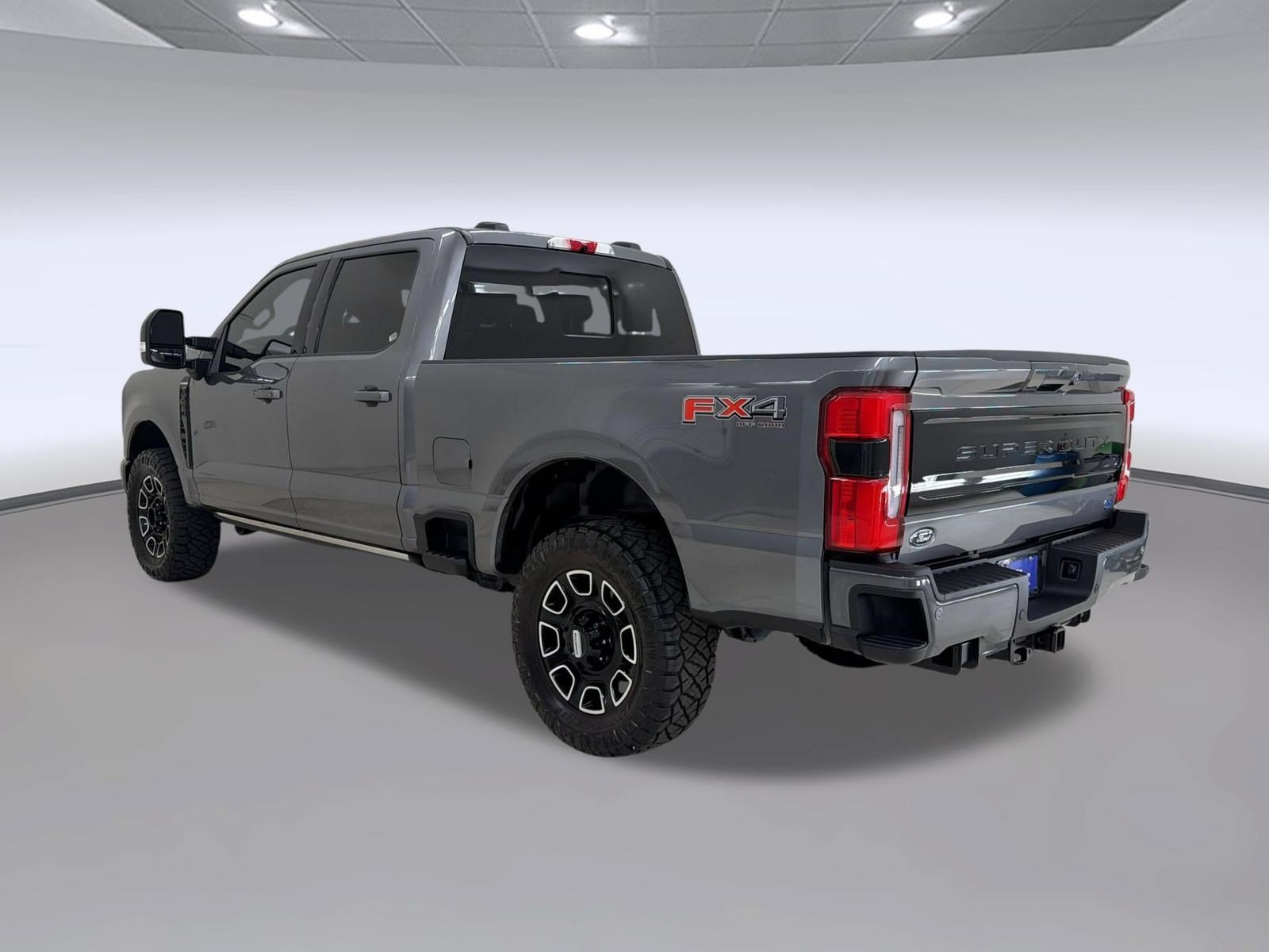 Certified 2025 Ford F250 Platinum w/ FX4 Off-Road Package AWD/4WD image 3