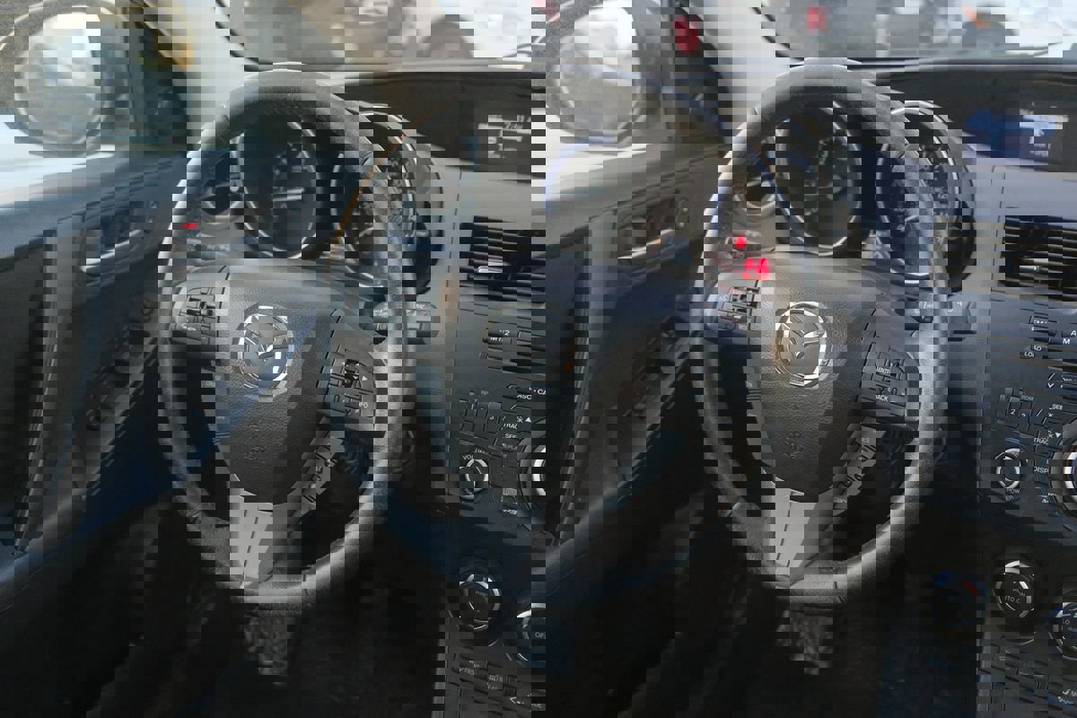 Used 2013 MAZDA MAZDA3 i Touring image 42