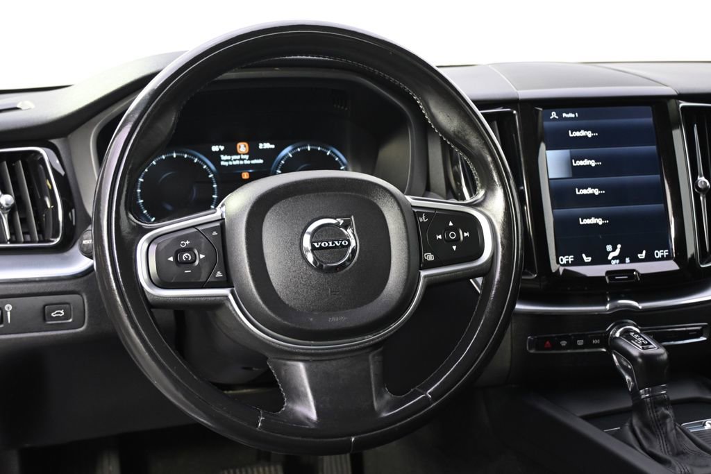 Used 2018 Volvo XC60 T6 Momentum w/ Vision Package image 8