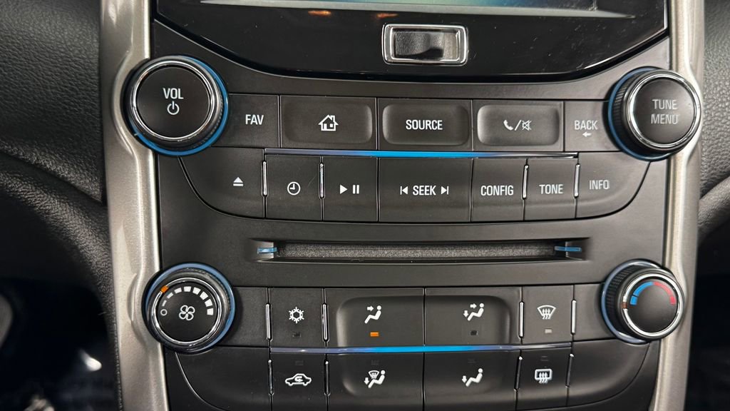 Used 2015 Chevrolet Malibu LT FWD image 24