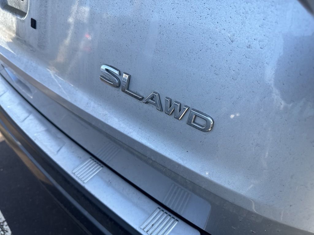 Used 2022 Nissan Rogue SL w/ SL Premium Package image 10