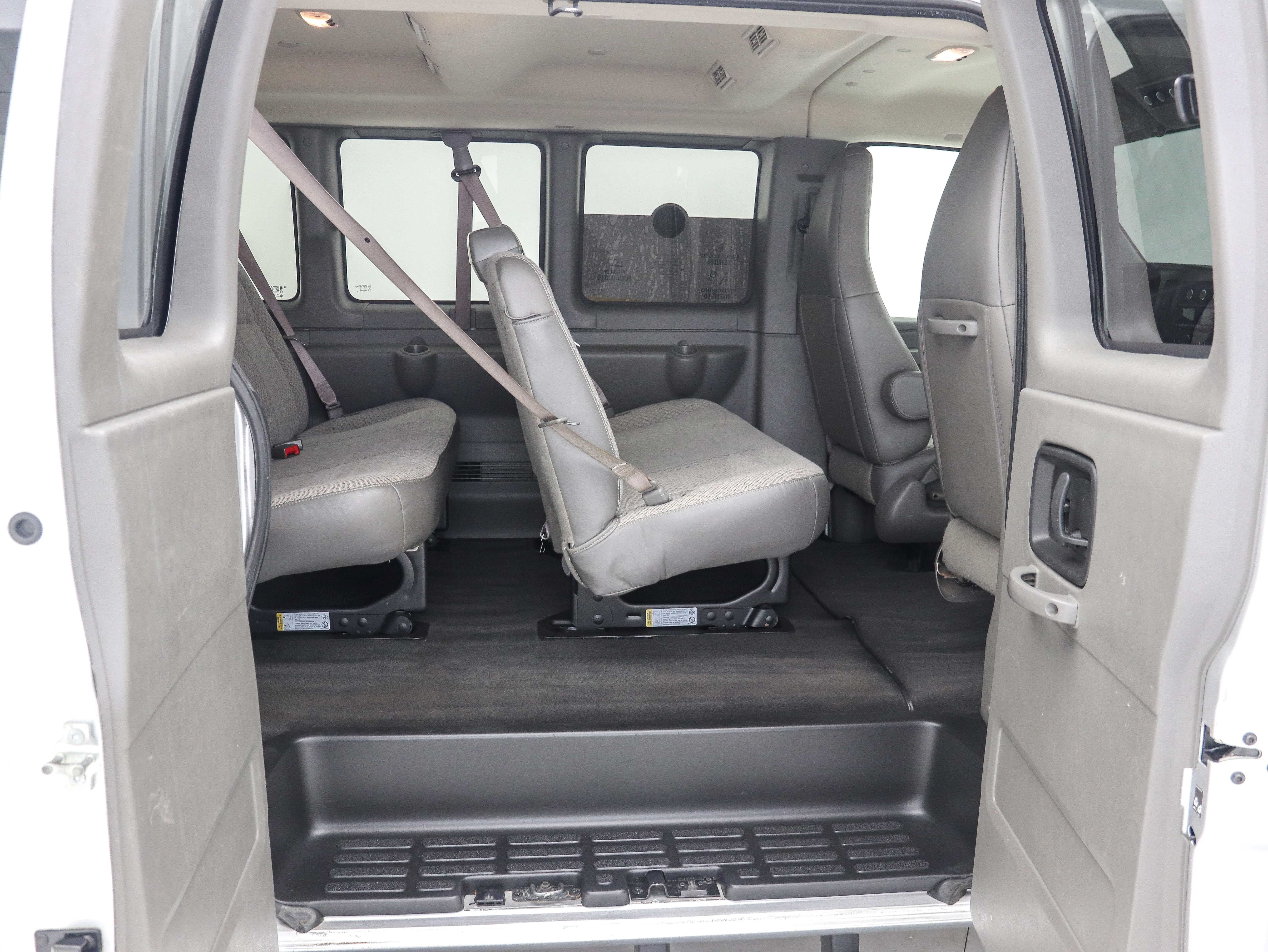 Used 2019 Chevrolet Express 3500 LT w/ LT Preferred Equipment Group RWD image 13