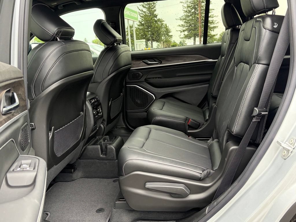 New 2026 Jeep Grand Cherokee L Limited AWD/4WD image 12