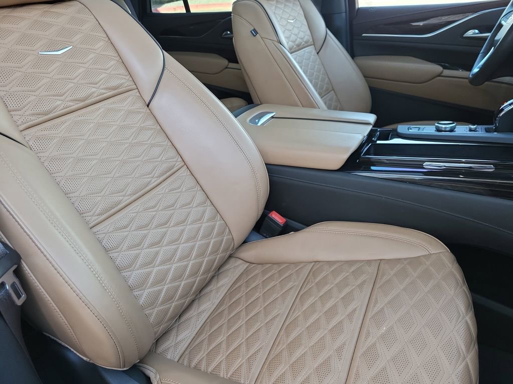 Used 2022 Cadillac Escalade Sport w/ Touring Package AWD/4WD image 18