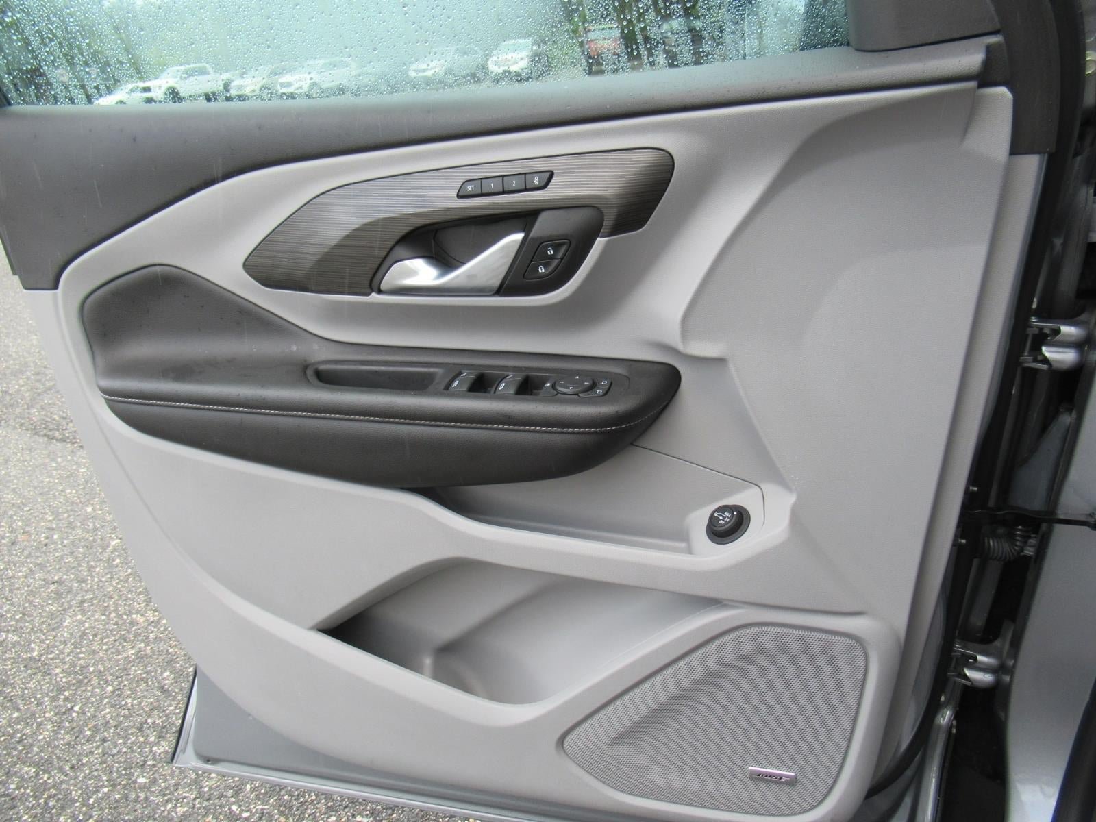 Used 2024 GMC Terrain SLT w/ Infotainment Package II FWD image 20