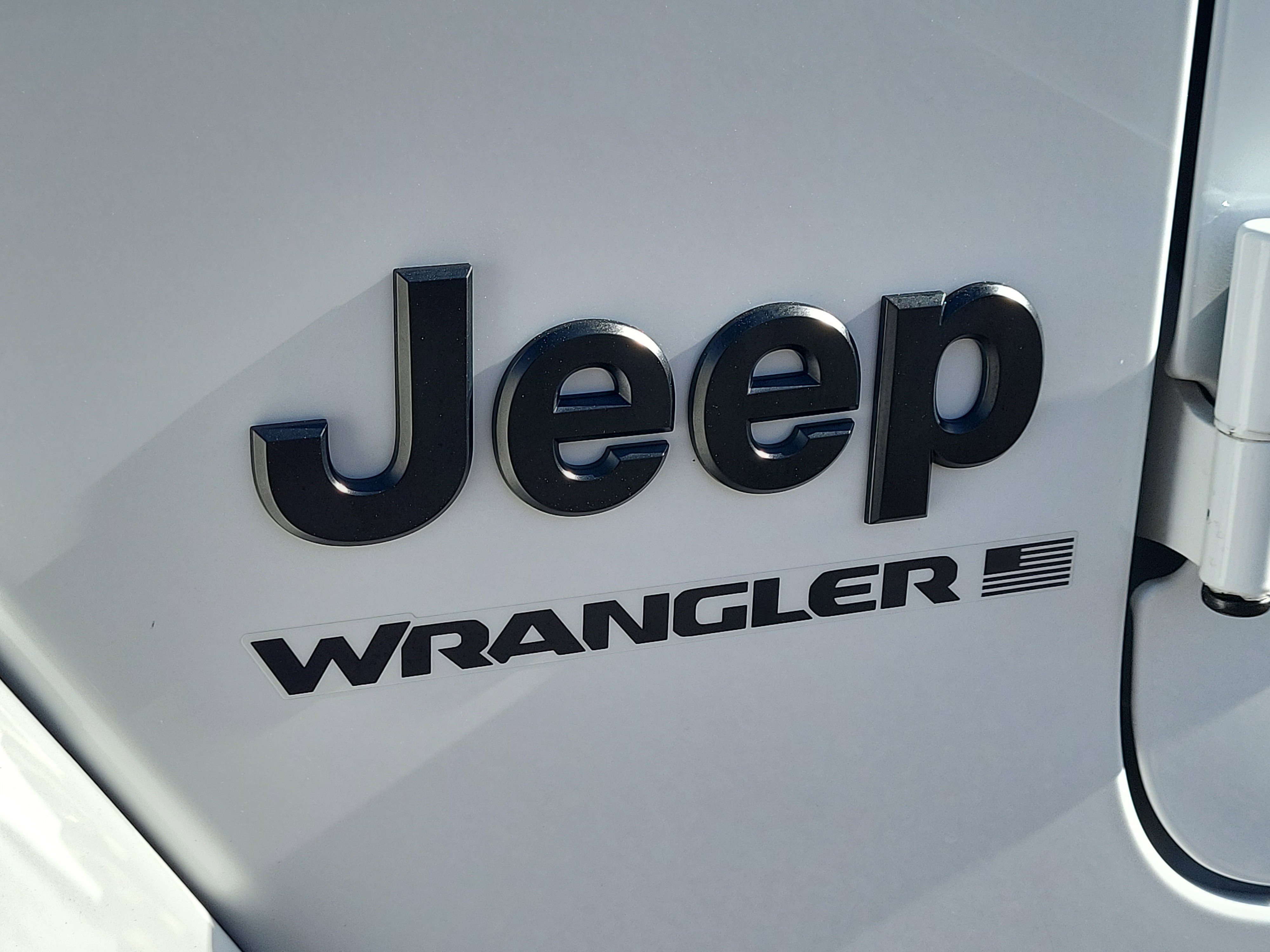 Used 2025 Jeep Wrangler Sahara image 24