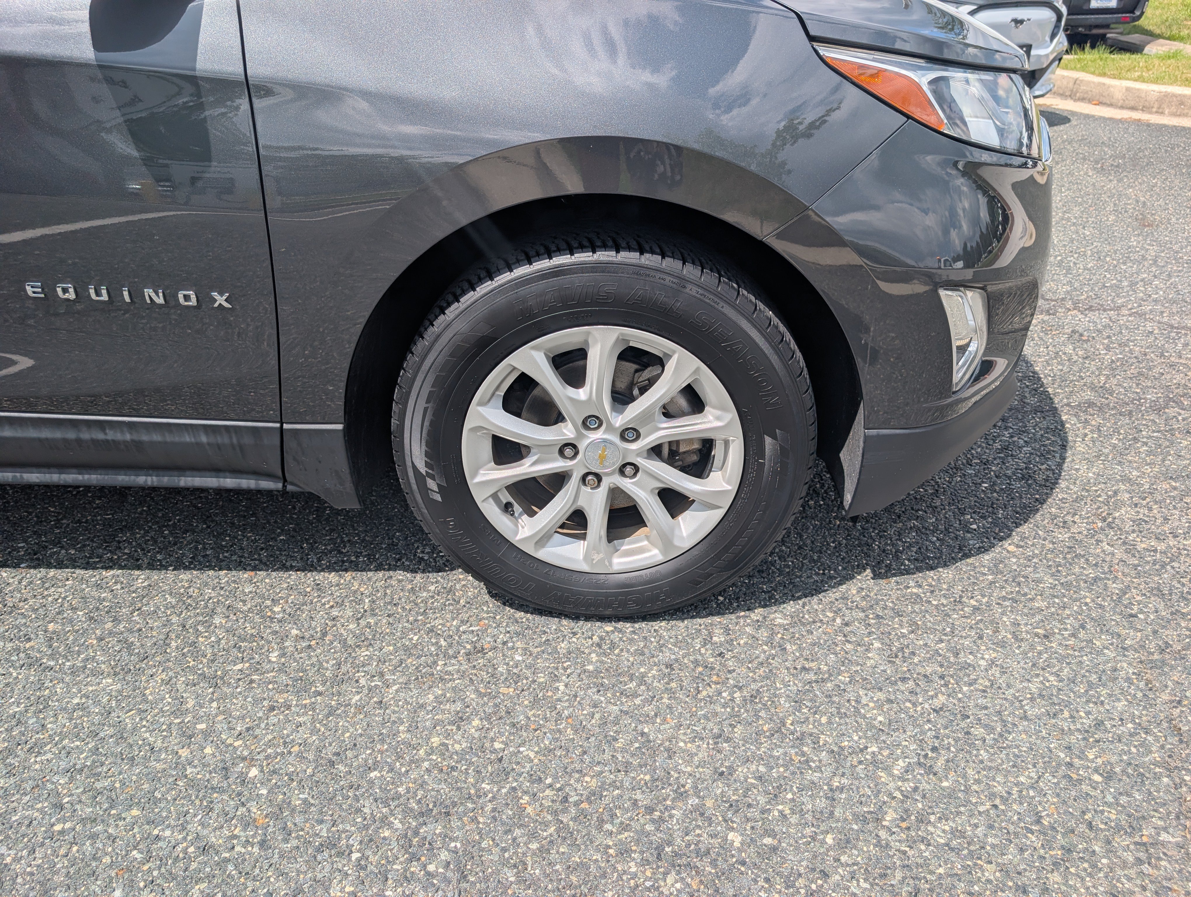 Used 2018 Chevrolet Equinox LS FWD image 11