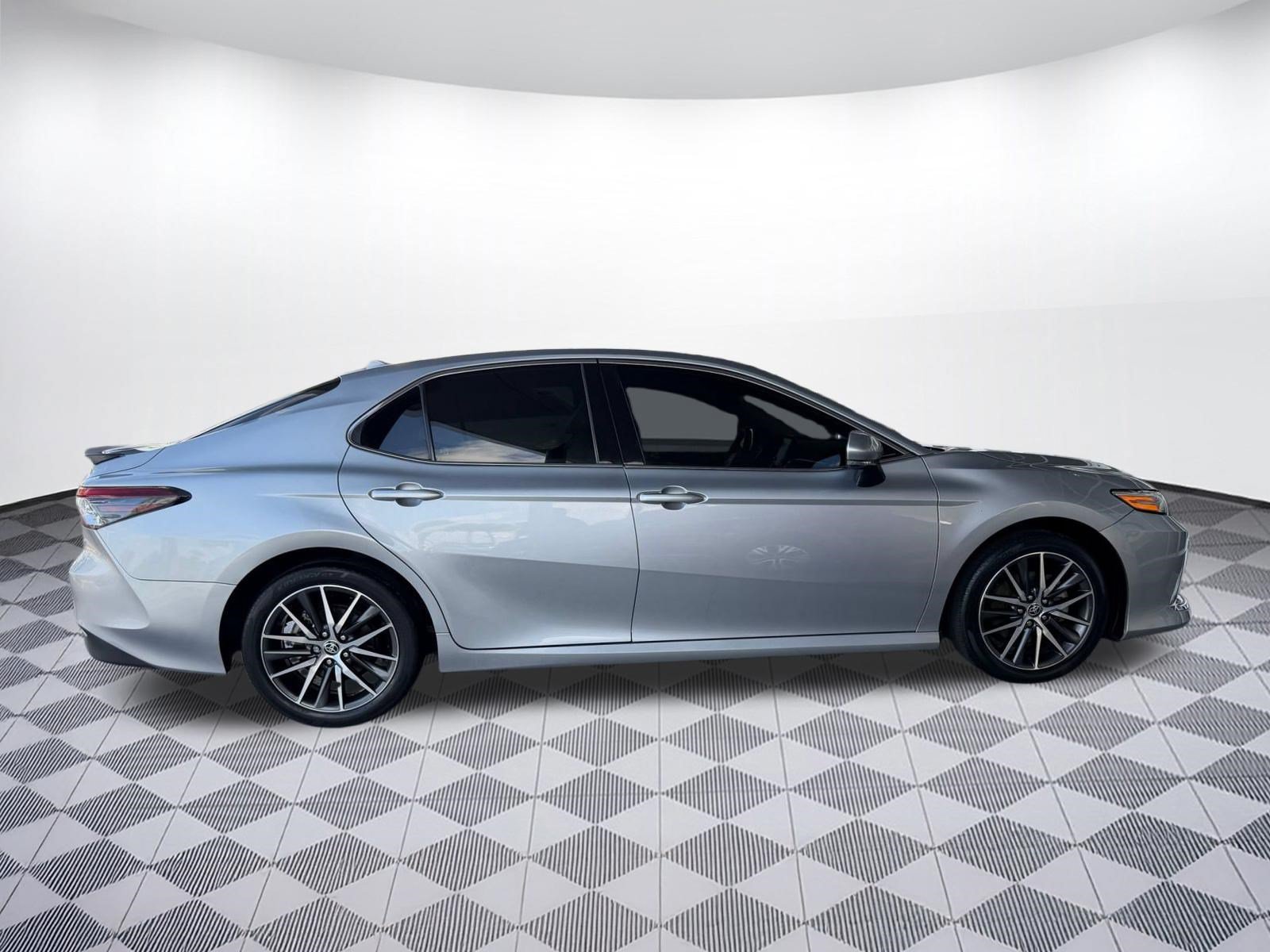Used 2023 Toyota Camry XLE FWD image 8