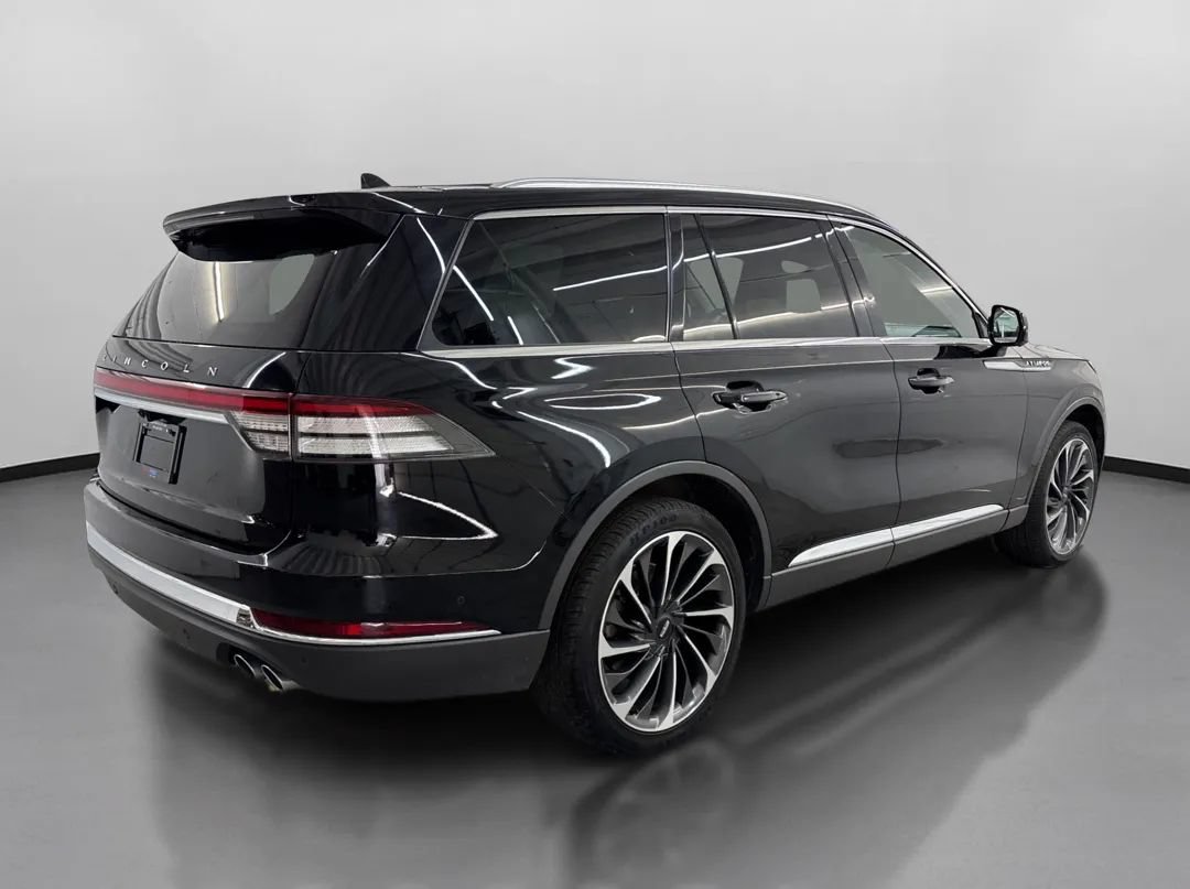 Used 2023 Lincoln Aviator Reserve w/ Equipment Group 201A AWD/4WD image 10