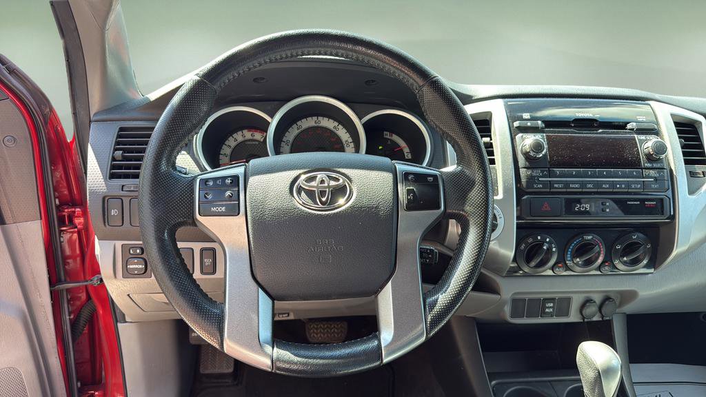 Used 2012 Toyota Tacoma 4x4 Access Cab V6 w/ TRD Sport Pkg image 20